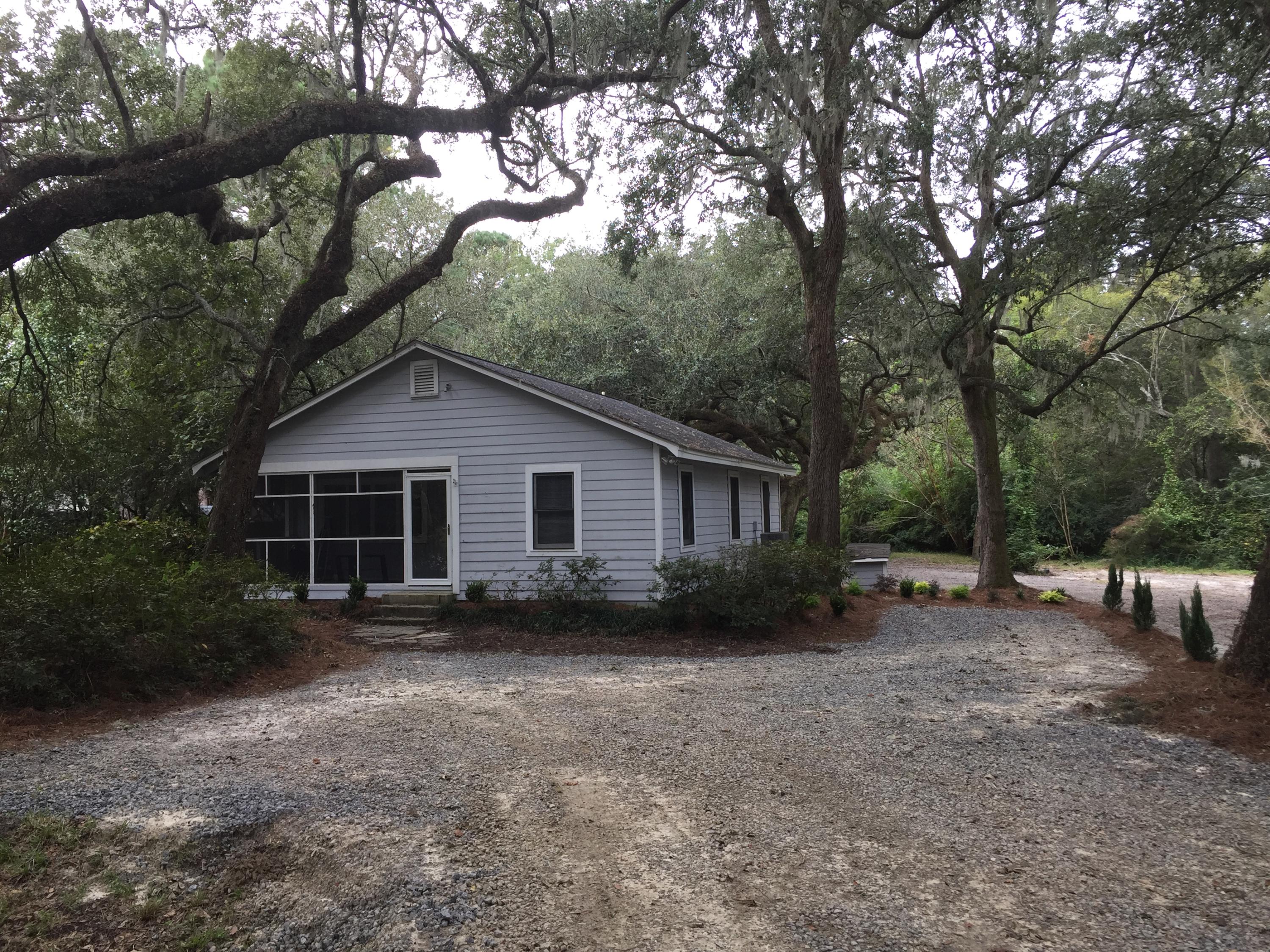 1329 Lieben Road Mount Pleasant, SC 29466 - Photo 3 of 12 3