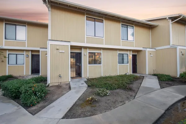 $255,000 | 4885 North Backer Avenue, Unit 151, Fresno, CA 93726