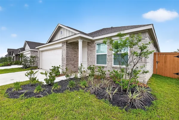 $2,200 | 2623 American Ruby Drive, Rosharon, TX 77583