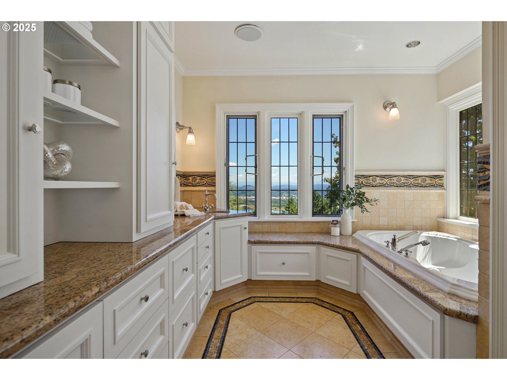 5570 Southwest Menefee Drive Portland, OR 97239 - Photo 27 of 48