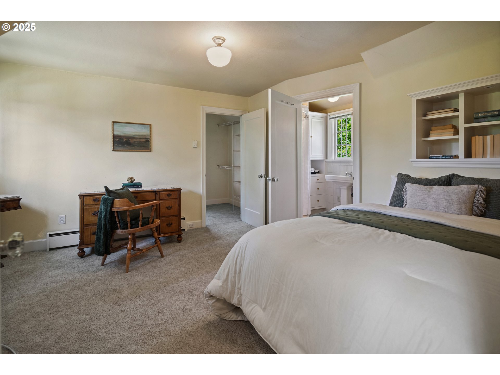 5570 Southwest Menefee Drive Portland, OR 97239 - Photo 36 of 48