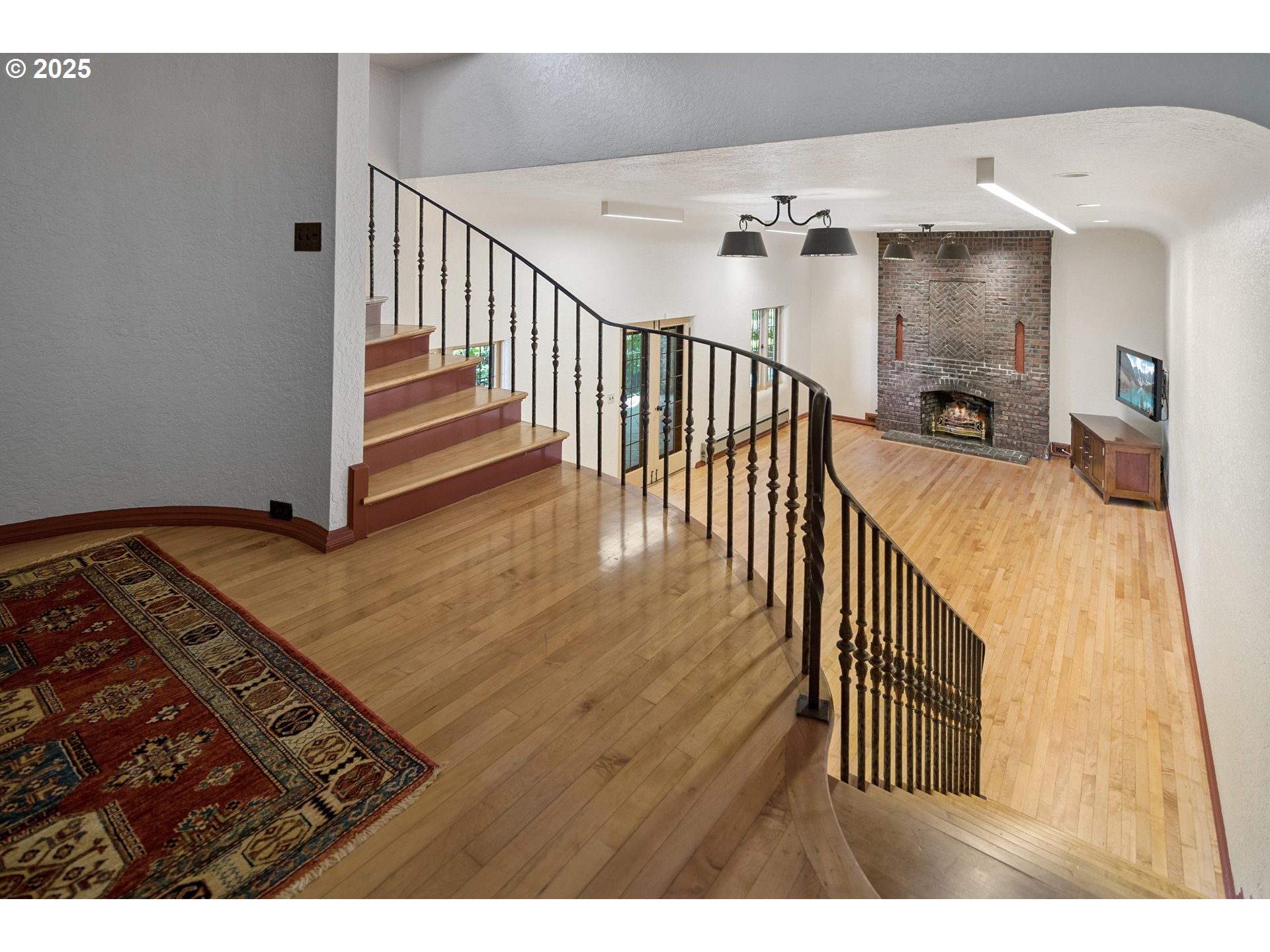 5570 Southwest Menefee Drive Portland, OR 97239 - Photo 39 of 48