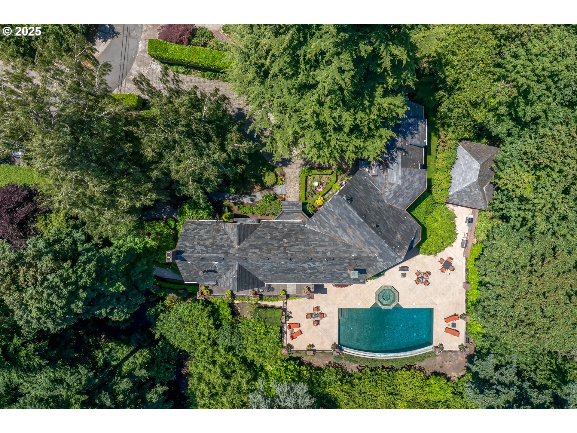 5570 Southwest Menefee Drive Portland, OR 97239 - Photo 48 of 48