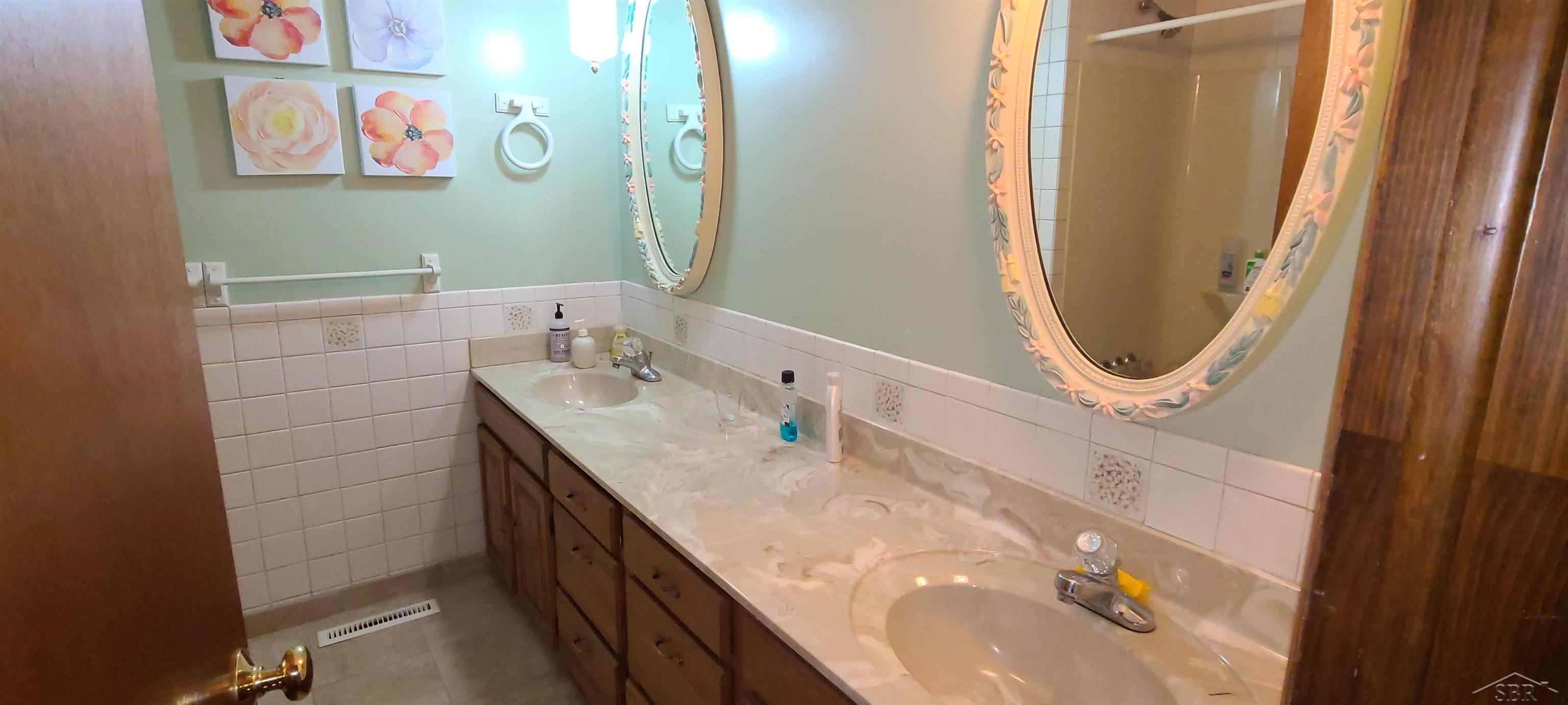 5969 Frankenmuth Road Vassar, MI 48768 - Photo 23 of 45 50093529-22.JPG