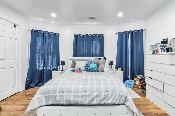 $1,150,000 | 132-134 South Broadway, Lawrence, MA 01843