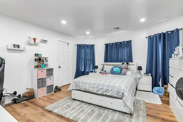 $1,150,000 | 132-134 South Broadway, Lawrence, MA 01843