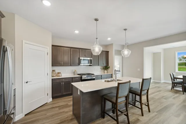 $404,900 | 1009 Brandenburg Lane, Waverly, MN 55390