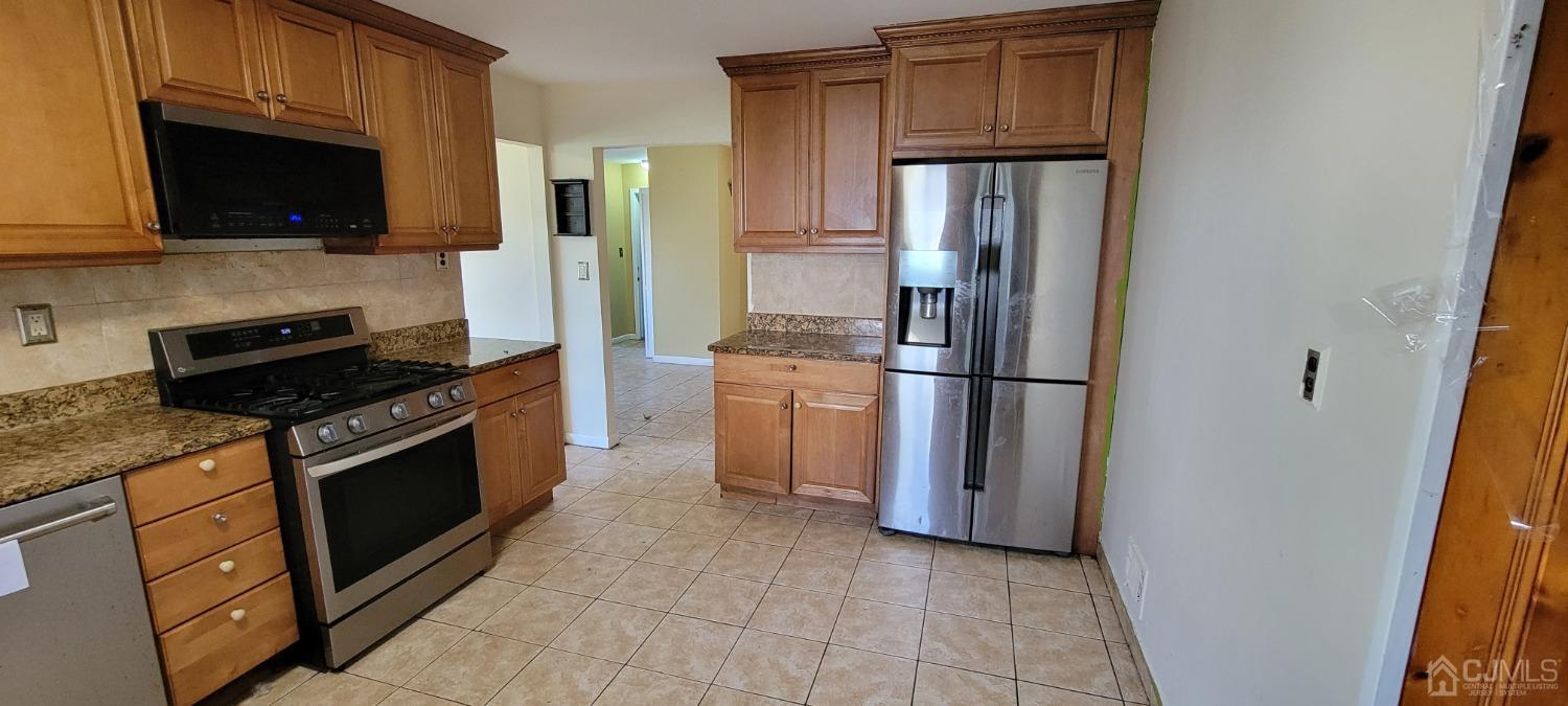 23 Marlin Road Old Bridge, NJ 08857 - Photo 6 of 36 Gallery Image 6