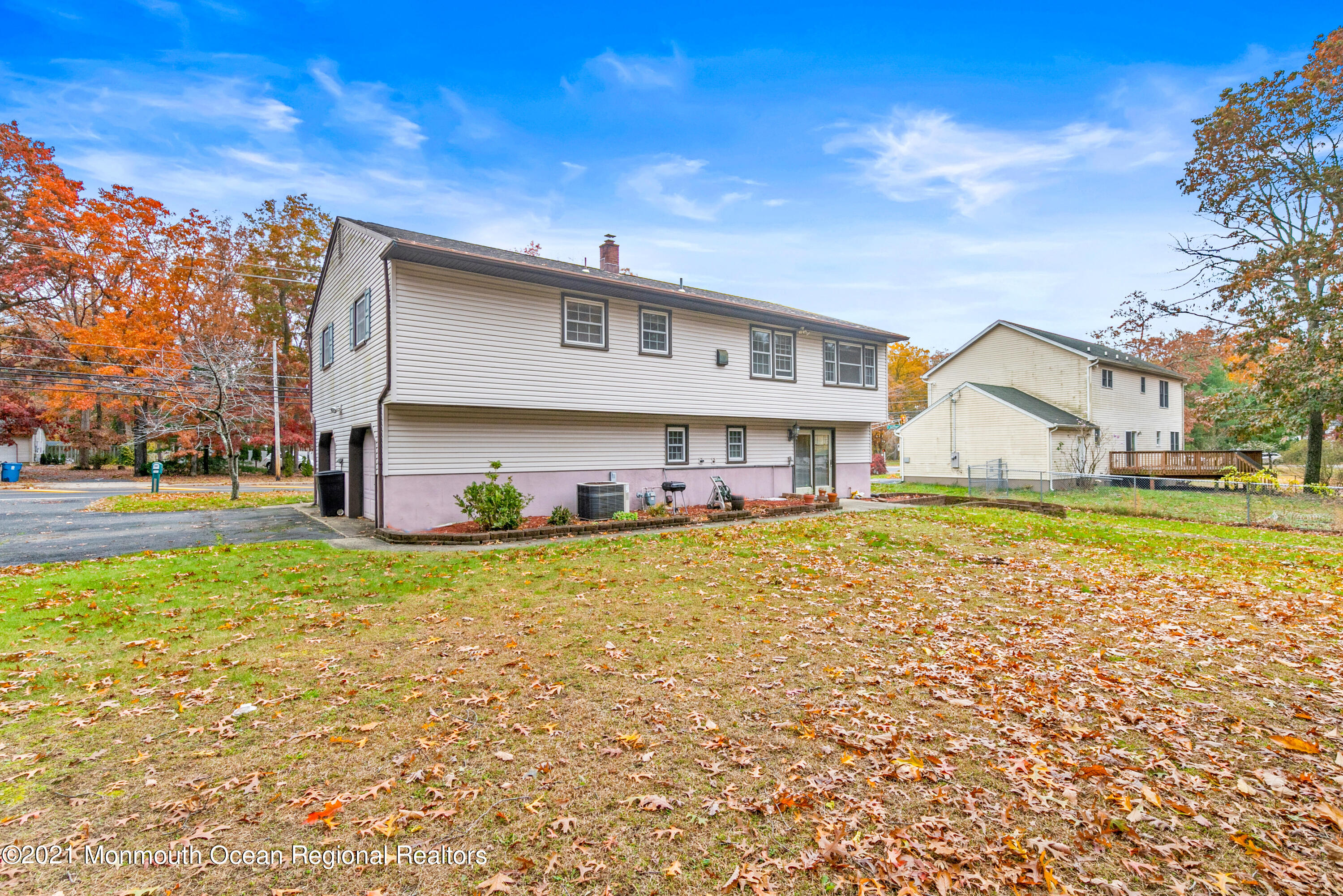 550 South Cooks Bridge Road Jackson, NJ 08527 - Photo 3 of 39 a view of a house with a yard