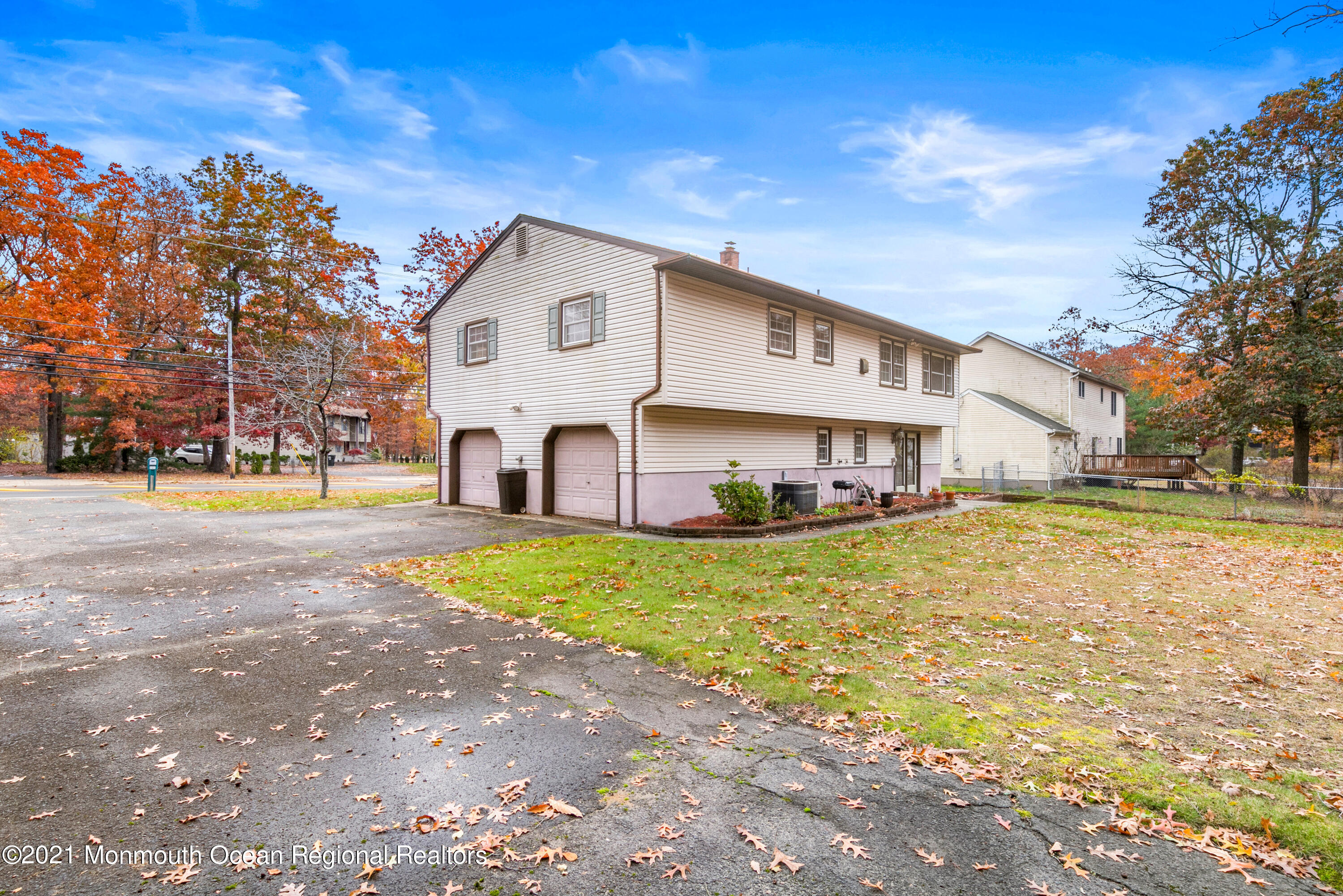 550 South Cooks Bridge Road Jackson, NJ 08527 - Photo 32 of 39 a view of a house with a yard