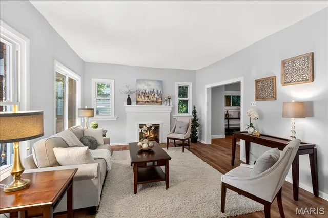 $309,900 | 619 North Bompart Avenue, St. Louis, MO 63119