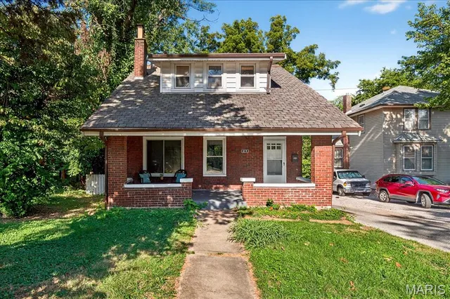 $309,900 | 619 North Bompart Avenue, St. Louis, MO 63119