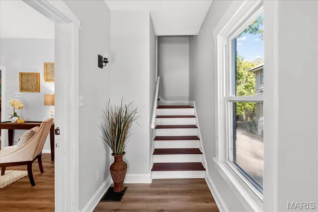 $309,900 | 619 North Bompart Avenue, St. Louis, MO 63119