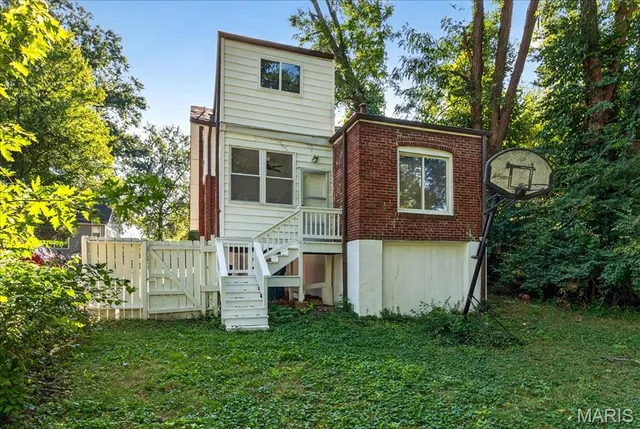 $309,900 | 619 North Bompart Avenue, St. Louis, MO 63119