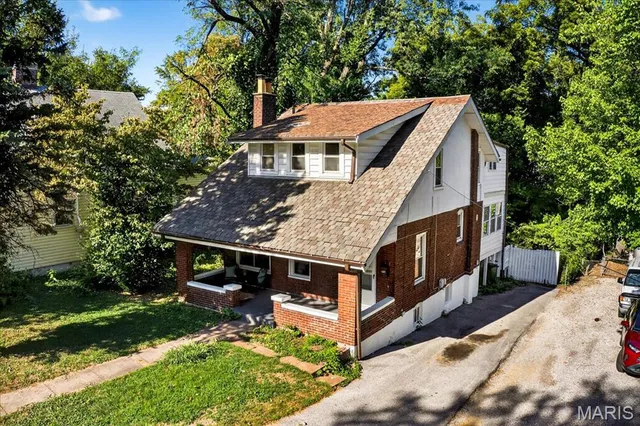 $309,900 | 619 North Bompart Avenue, St. Louis, MO 63119