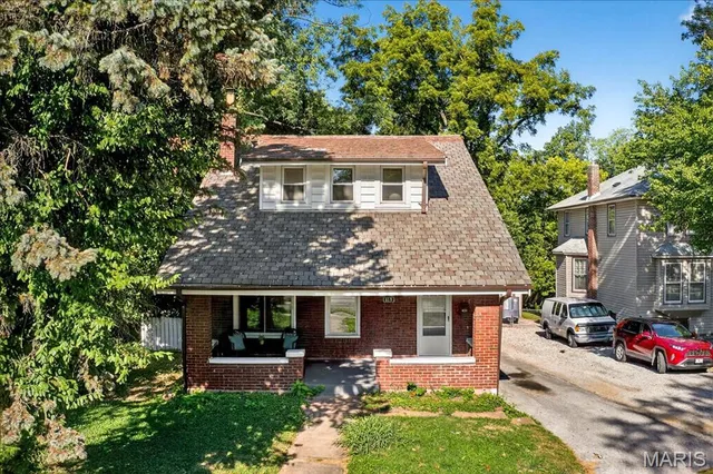 $309,900 | 619 North Bompart Avenue, St. Louis, MO 63119