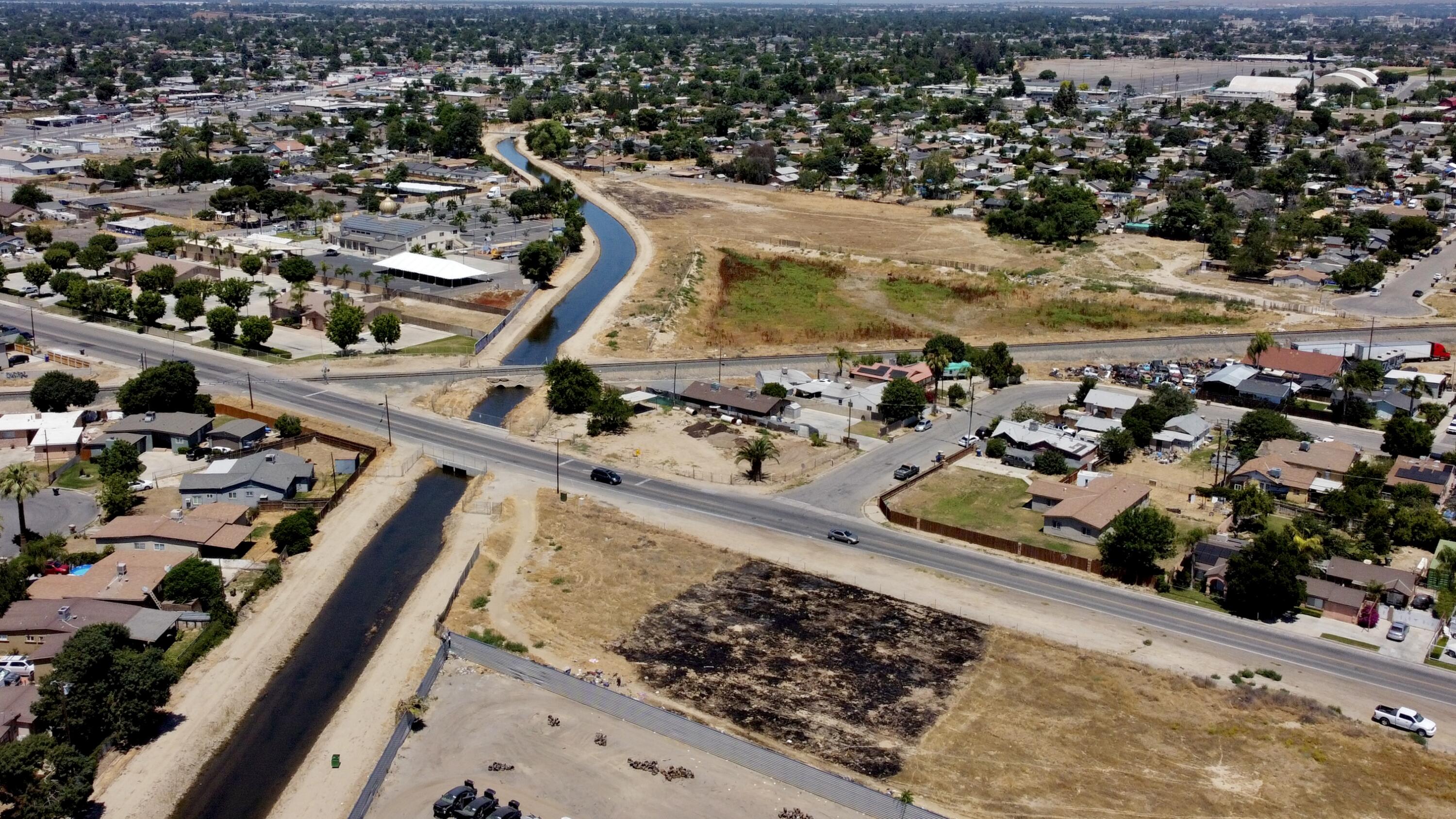 326 Wilson Road Bakersfield, CA 93307 - Photo 14 of 26