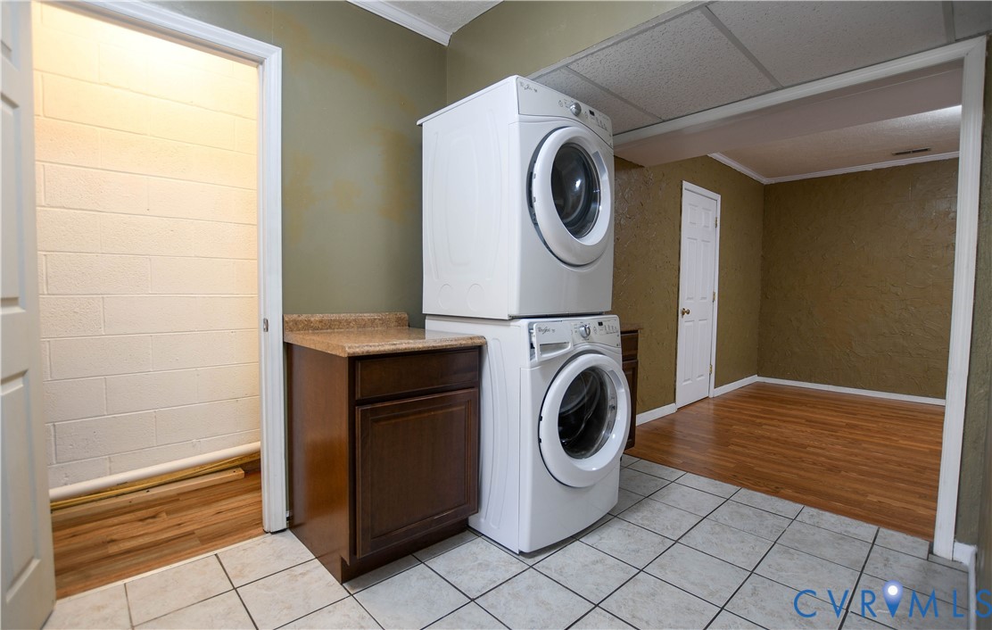 153 Deer Trail Aylett, VA 23009 - Photo 29 of 50 a utility room with dryer and washer