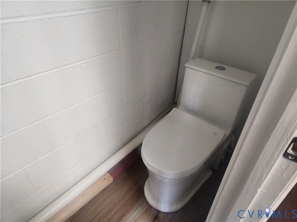 153 Deer Trail Aylett, VA 23009 - Photo 31 of 50 a close up of a toilet