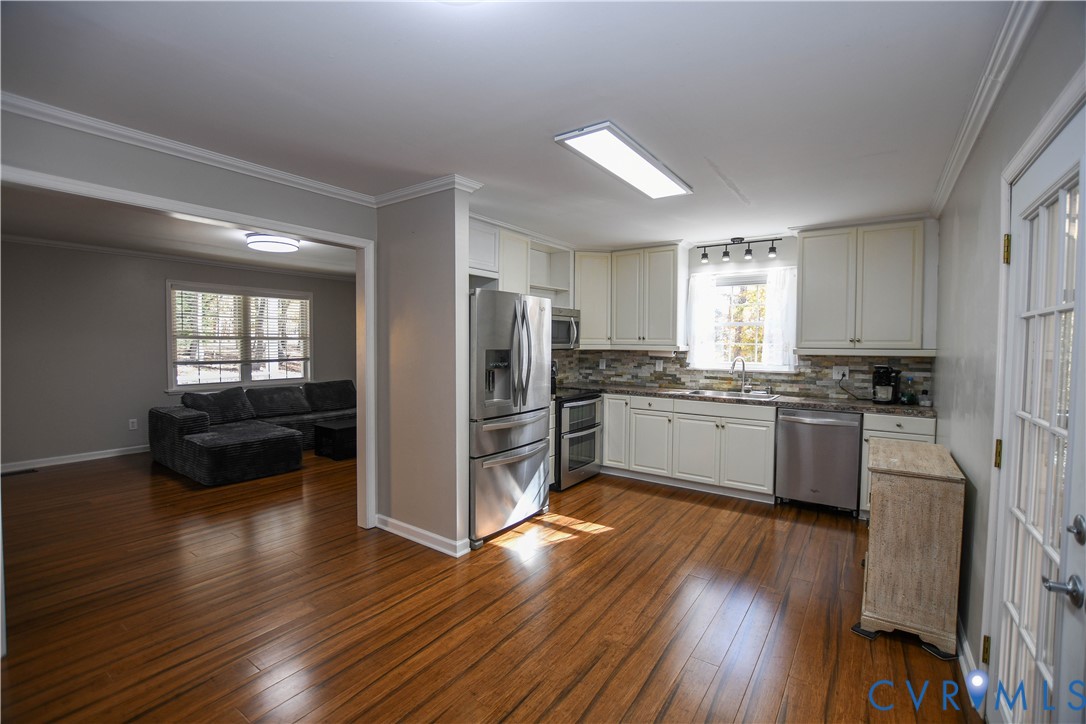 153 Deer Trail Aylett, VA 23009 - Photo 8 of 50 Kitchen featuring ornamental molding, stainless st