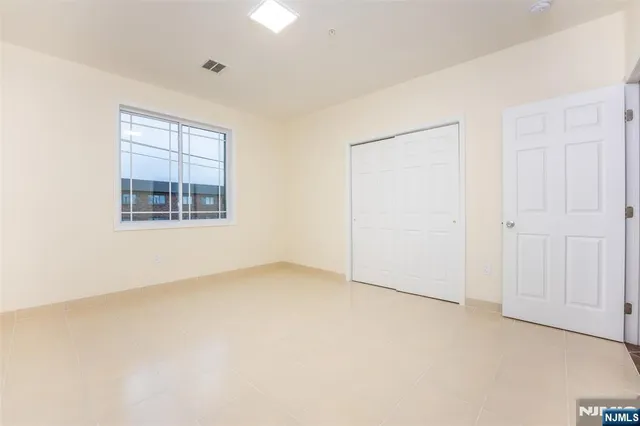 $1,950 | 44 Bergen Boulevard, Unit 2, Fairview, NJ 07022