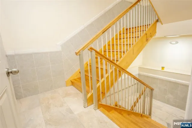 $1,950 | 44 Bergen Boulevard, Unit 2, Fairview, NJ 07022