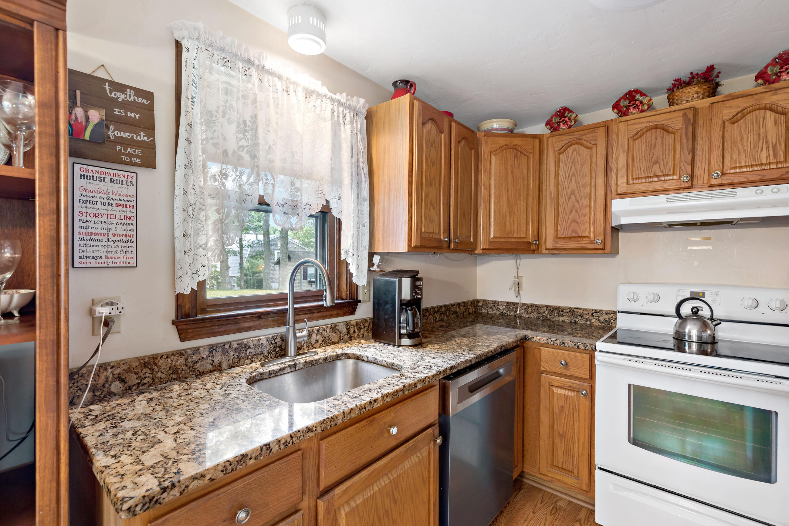 28 Cranberry Avenue Mashpee, MA 02649 - Photo 13 of 32 28 Cranberry