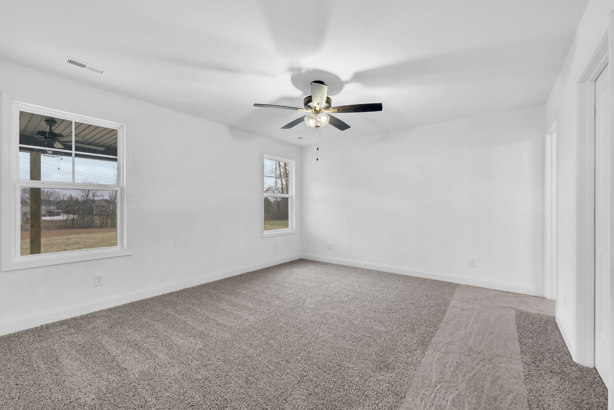 187 Quarry View Clarksville, TN 37043 - Photo 18 of 36 a view of an empty room with a window