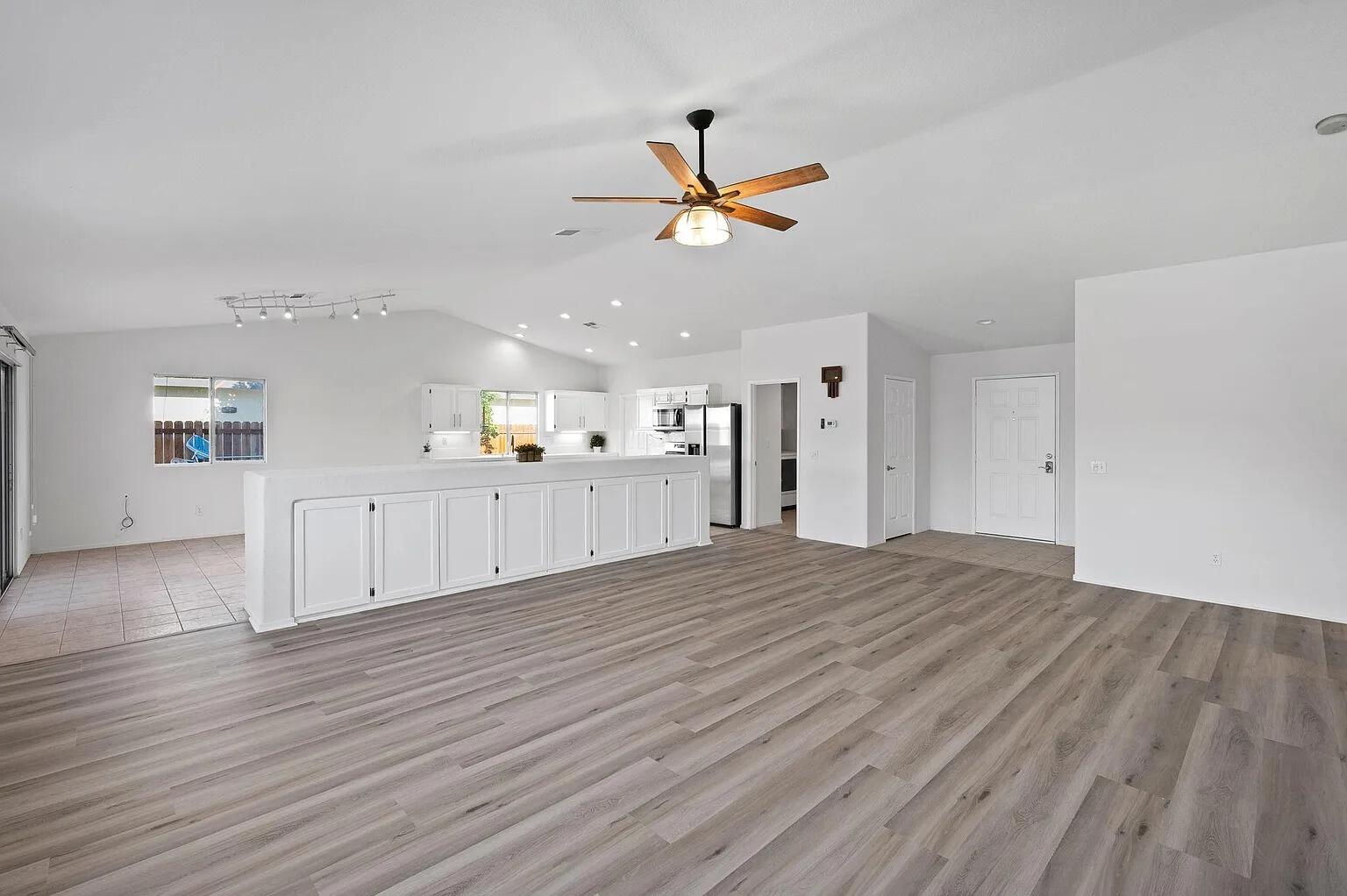 41617 Beadling Road Indio, CA 92203 - Photo 4 of 18 95a00c7b-bff2-4e2e-a098-38182248c23a