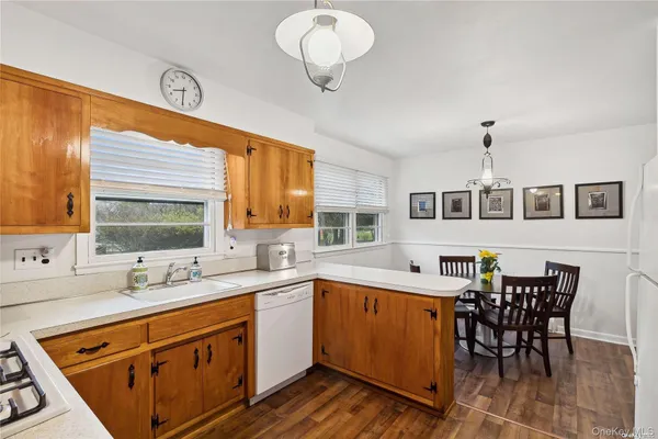 $3,950 | 990 3 Waters Lane, Orient, NY 11957