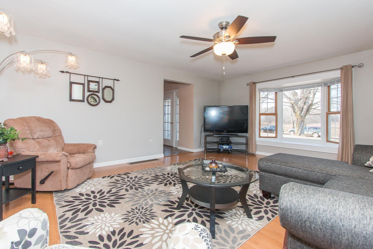 5451 Hartwell Road Saranac, MI 48881 - Photo 5 of 22 011 living room - IMG_3830