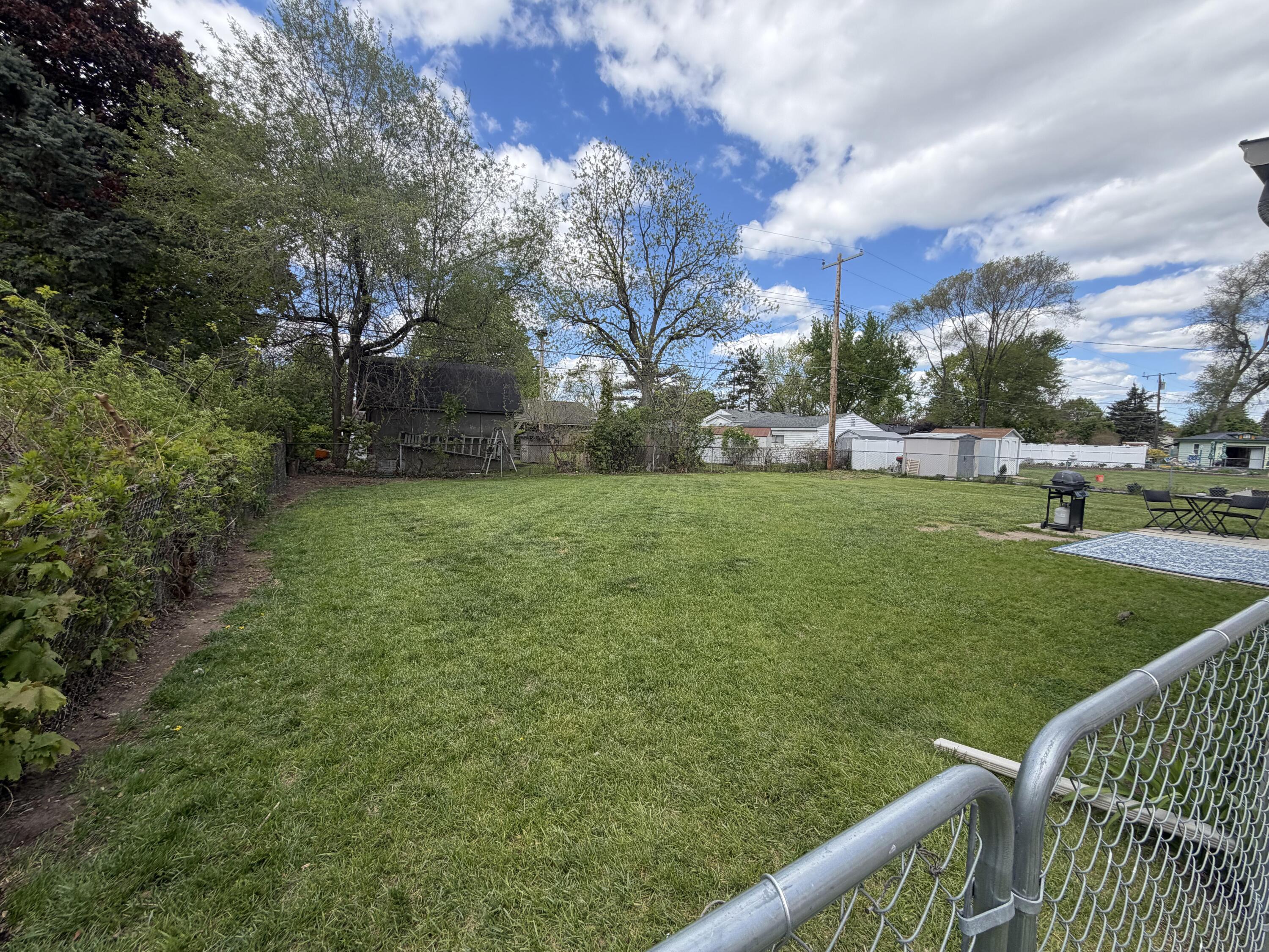 46329 Huling Street Utica, MI 48317 - Photo 4 of 14 IMG_7857