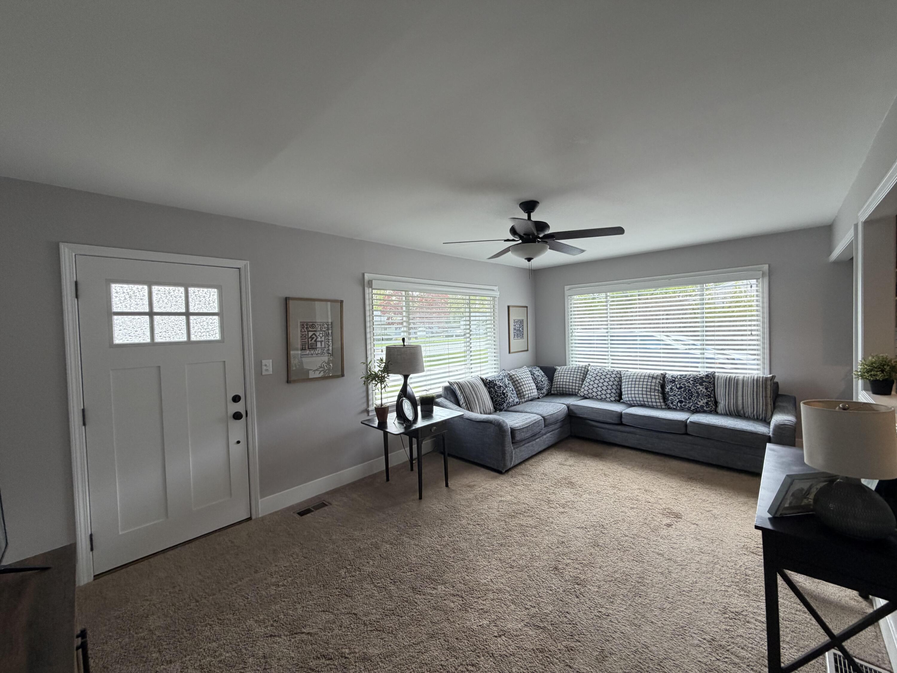 46329 Huling Street Utica, MI 48317 - Photo 6 of 14 IMG_7788