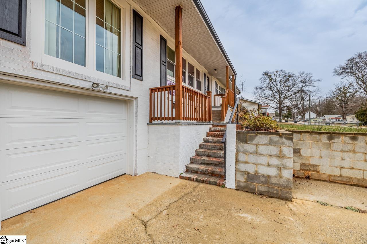 209 Boyd Avenue Simpsonville, SC 29681 - Photo 6 of 50