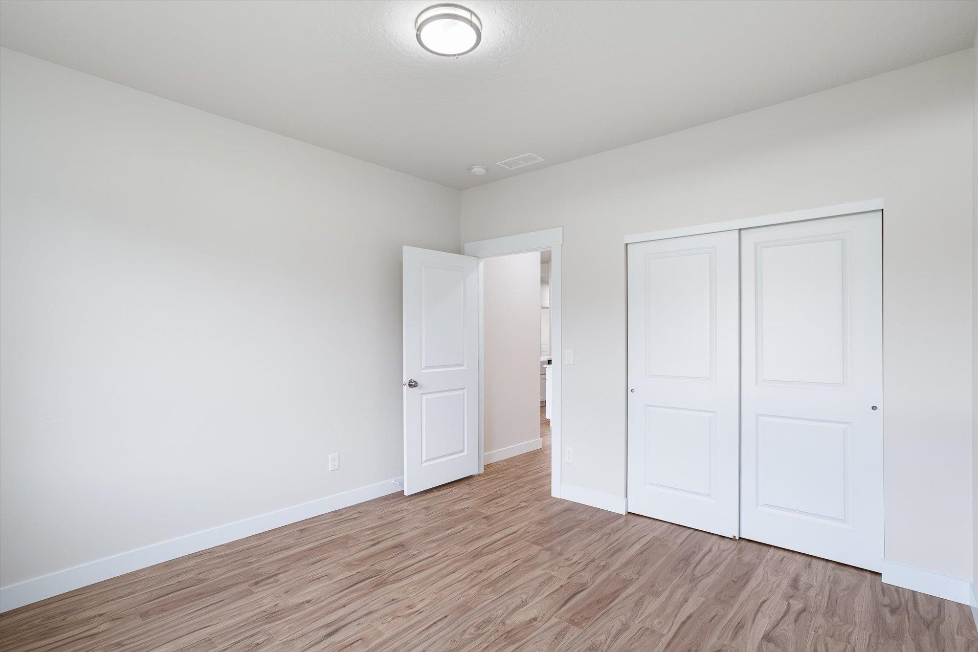 3405 East Yearling Road Chattaroy, WA 99003 - Photo 18 of 32