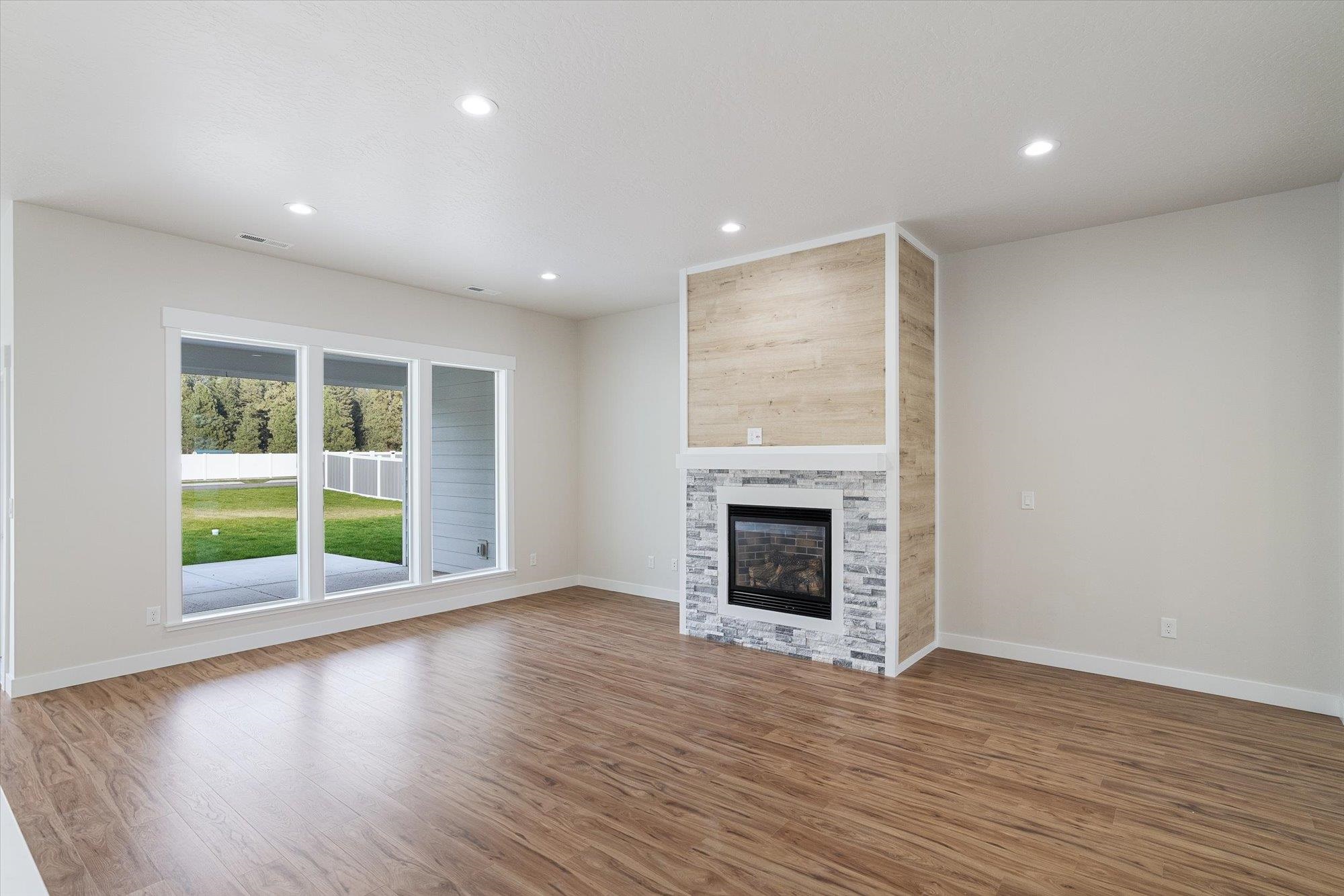 3405 East Yearling Road Chattaroy, WA 99003 - Photo 3 of 32