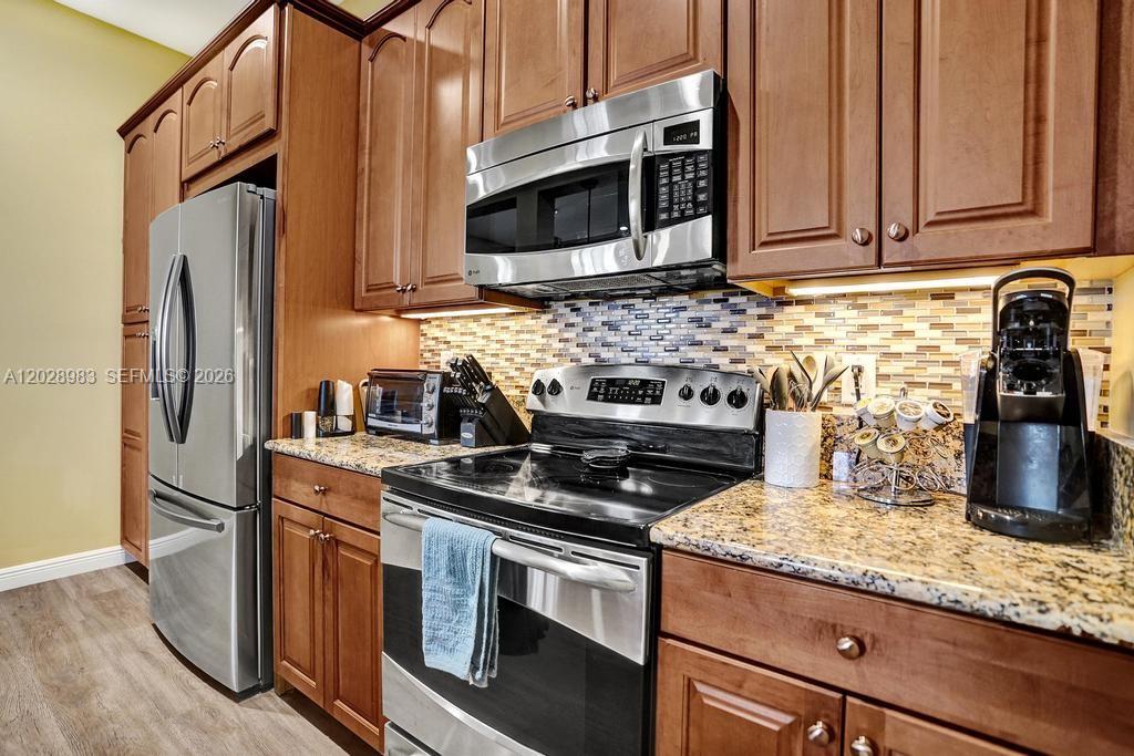 823 Northwest 82nd Lane Boca Raton, FL 33487 - Photo 20 of 105