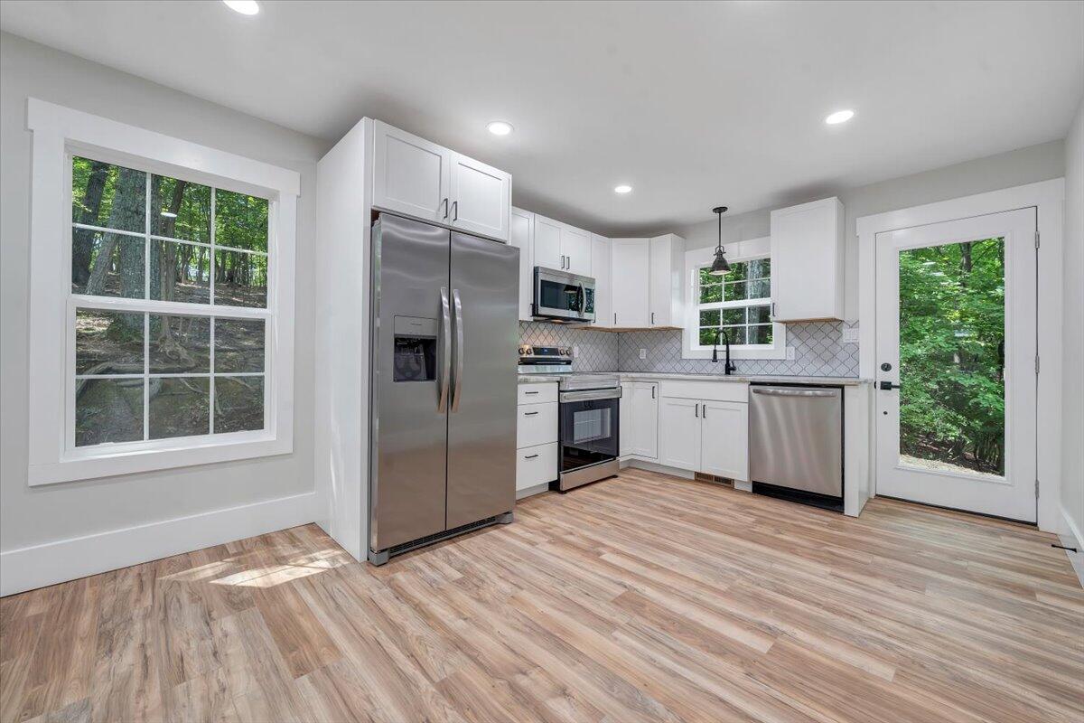 4339 Van Winkle Road Southwest Roanoke, VA 24014 - Photo 11 of 31 10-MIB07535