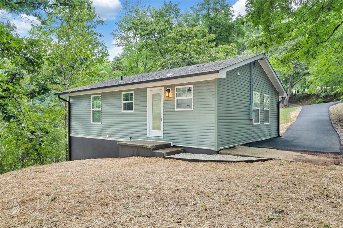 4339 Van Winkle Road Southwest Roanoke, VA 24014 - Photo 27 of 31 37-MIB07634