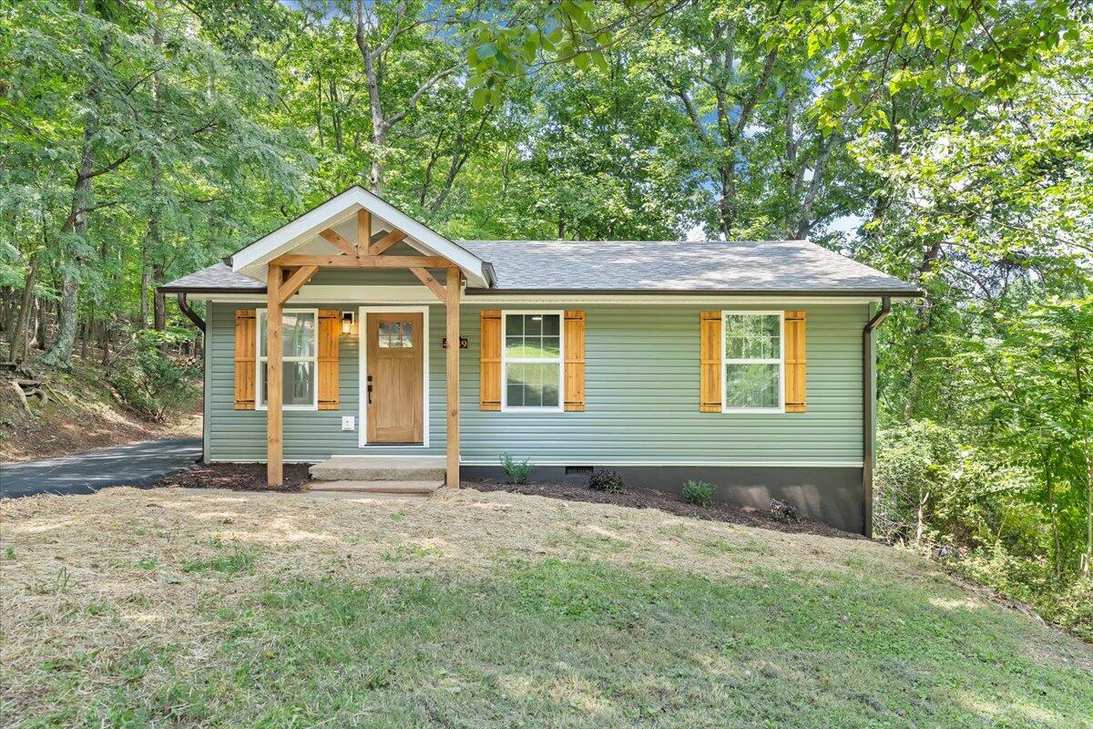 4339 Van Winkle Road Southwest Roanoke, VA 24014 - Photo 3 of 31 02-MIB07601