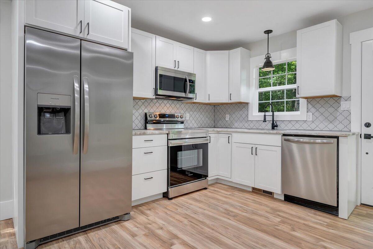 4339 Van Winkle Road Southwest Roanoke, VA 24014 - Photo 4 of 31 11-MIB07538