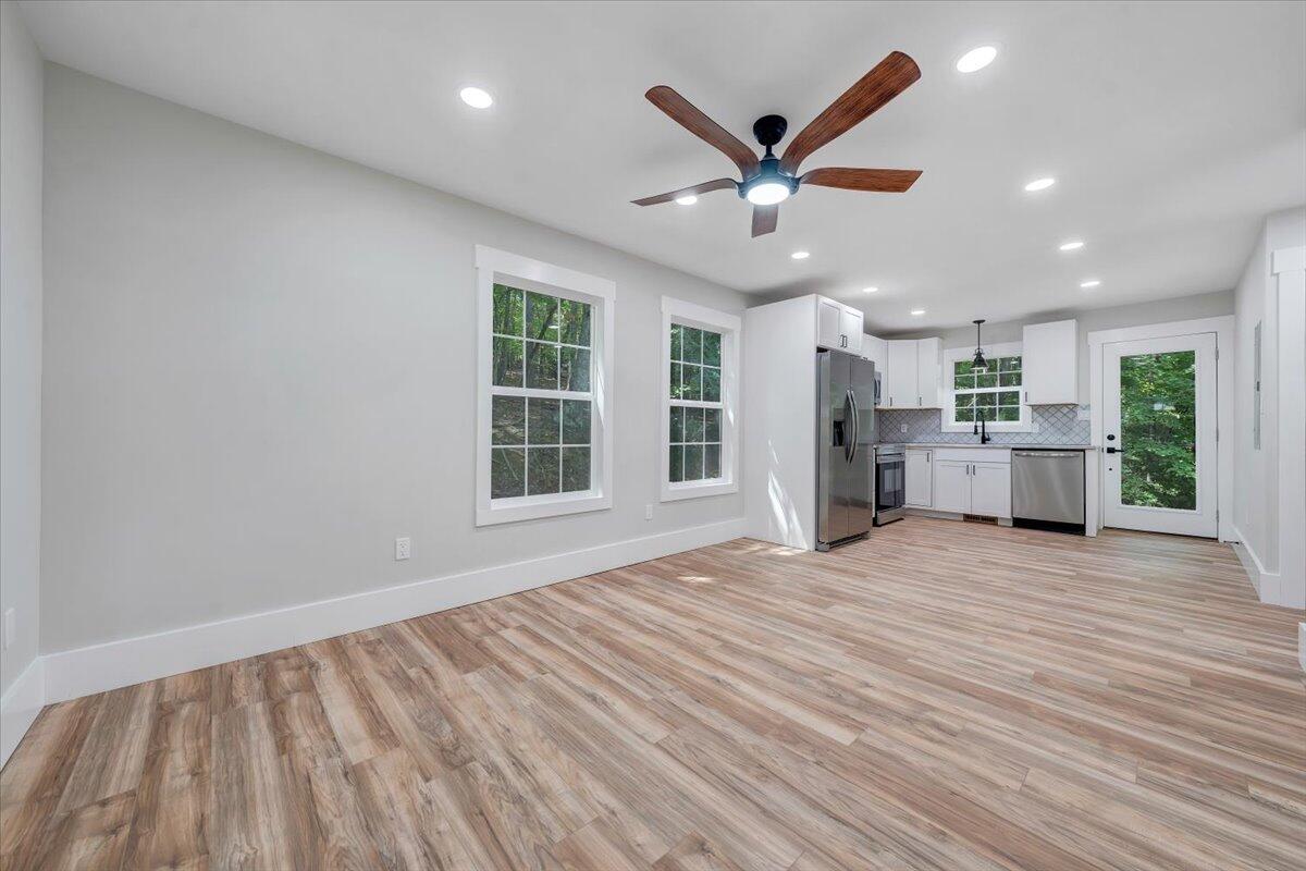 4339 Van Winkle Road Southwest Roanoke, VA 24014 - Photo 7 of 31 04-MIB07514
