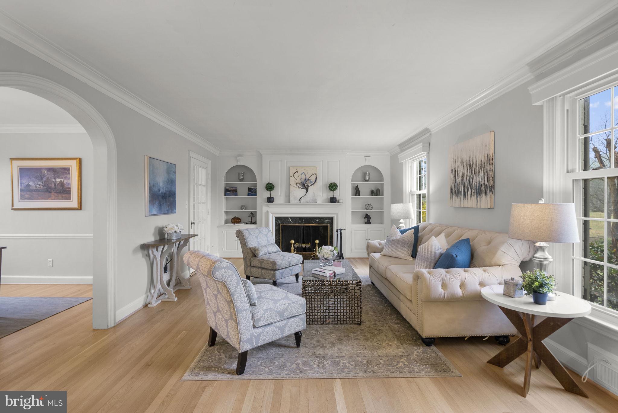 16510 Batchellors Forest Road Olney, MD 20832 - Photo 11 of 62 Living Room