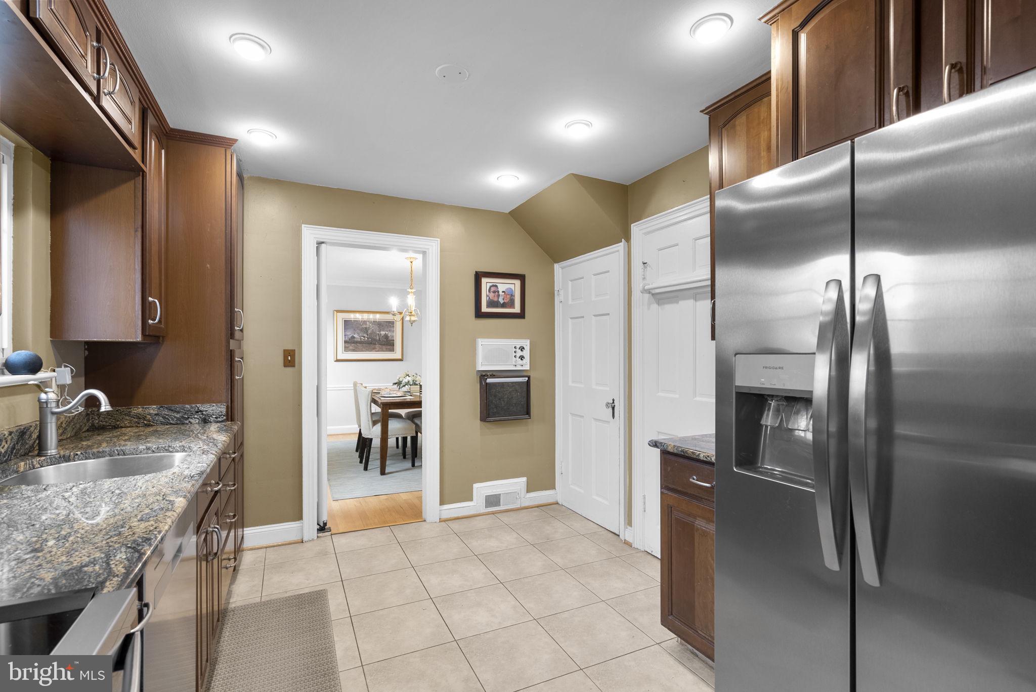 16510 Batchellors Forest Road Olney, MD 20832 - Photo 25 of 62 Kitchen