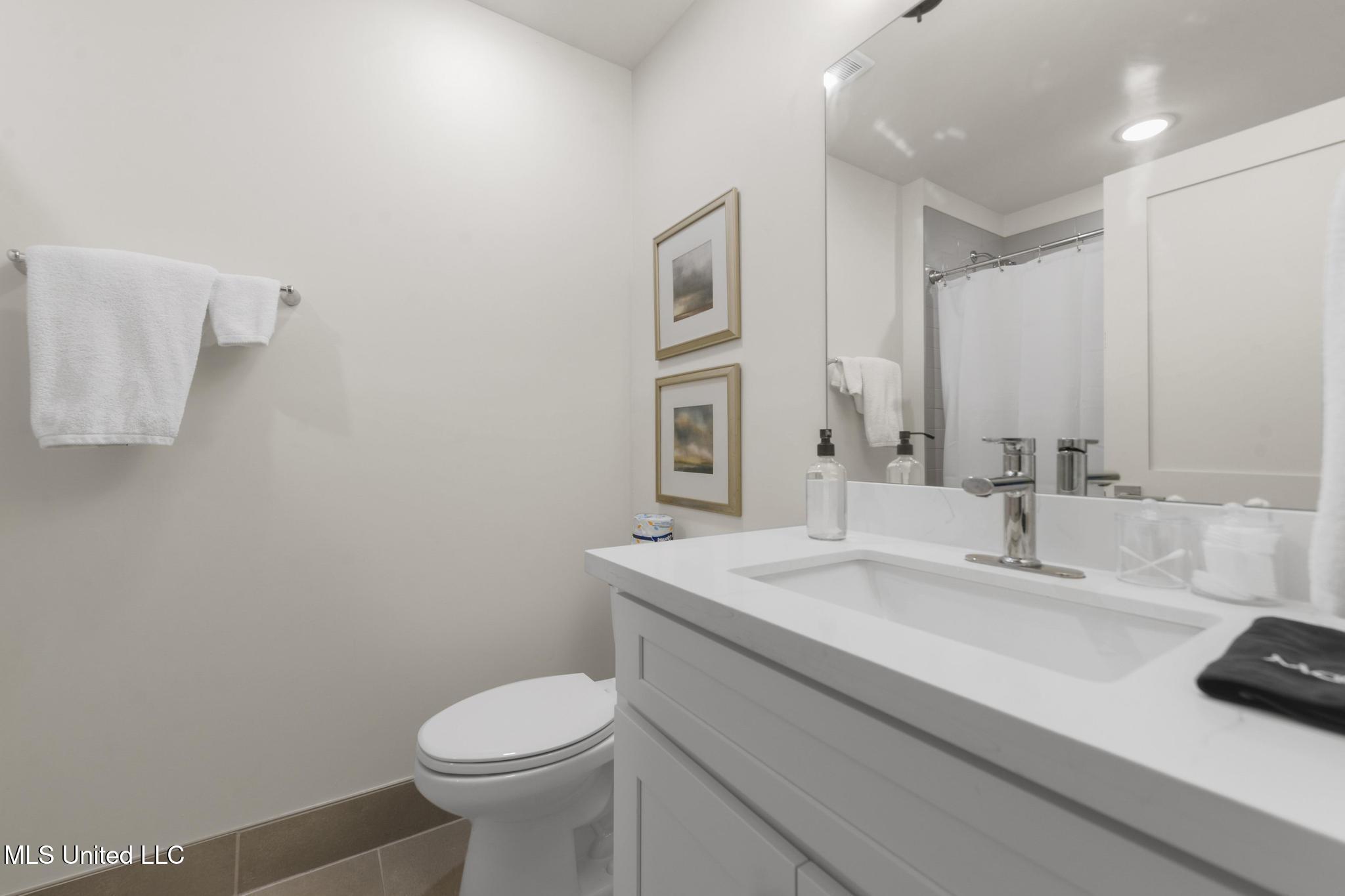 315 Main Street, Unit H Bay St. Louis, MS 39520 - Photo 23 of 32 022 - Copy