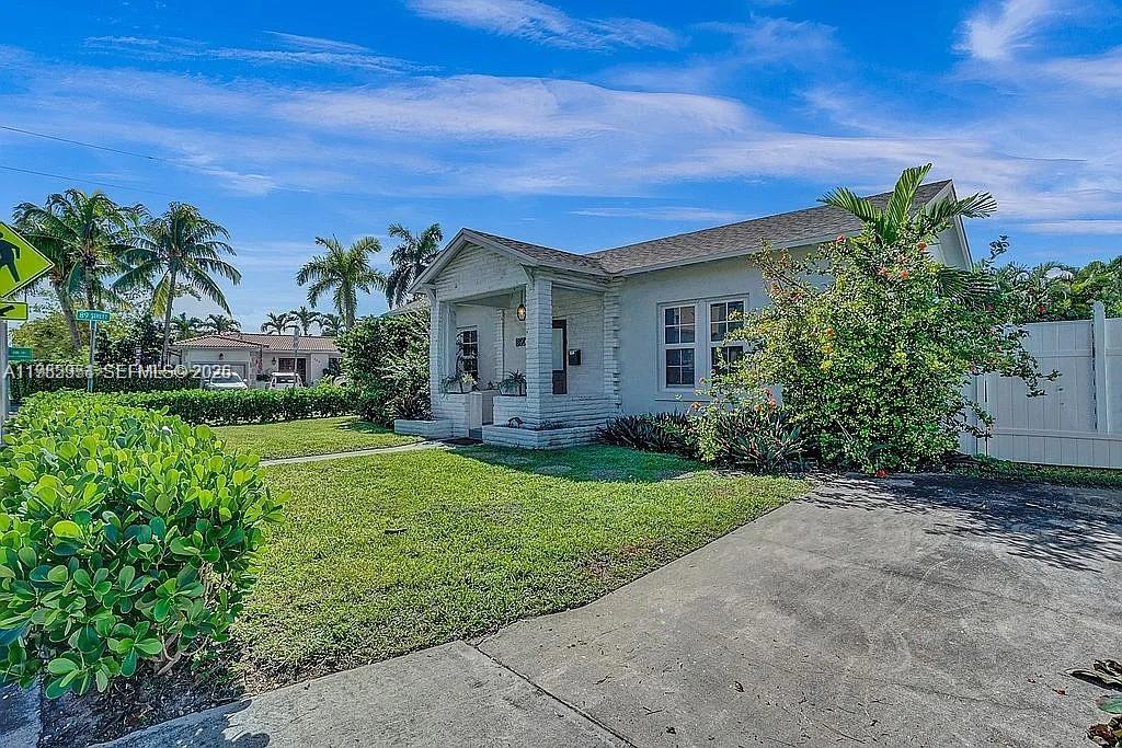 8900 Harding Avenue Surfside, FL 33154 - Photo 4 of 25