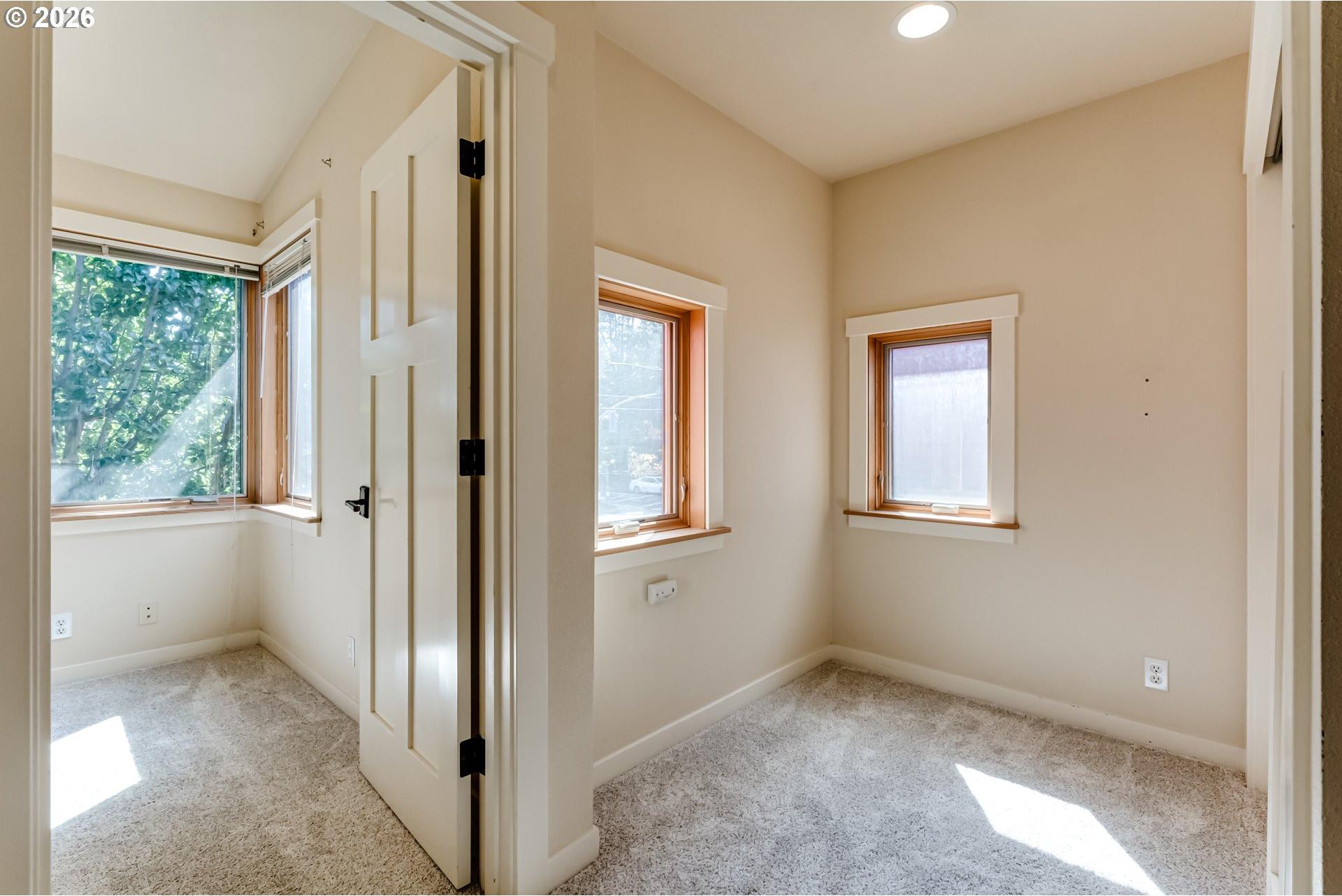 1455 Perdue Loop Eugene, OR 97401 - Photo 16 of 31 Gallery Image 16