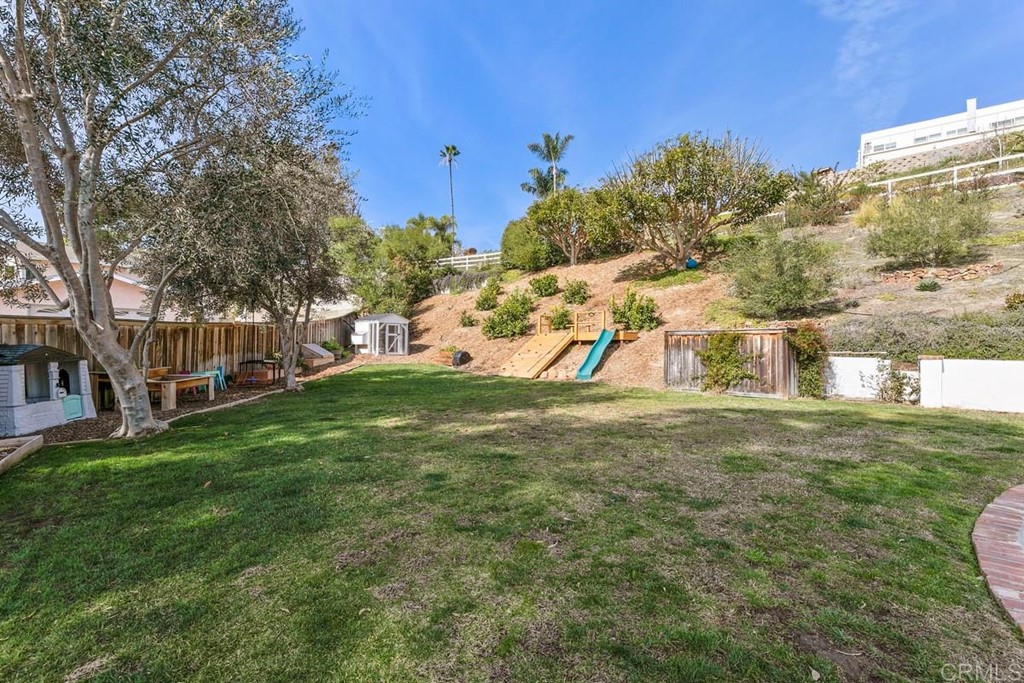 2924 Lone Jack Road Encinitas, CA 92024 - Photo 38 of 48 a view of a volley ball court