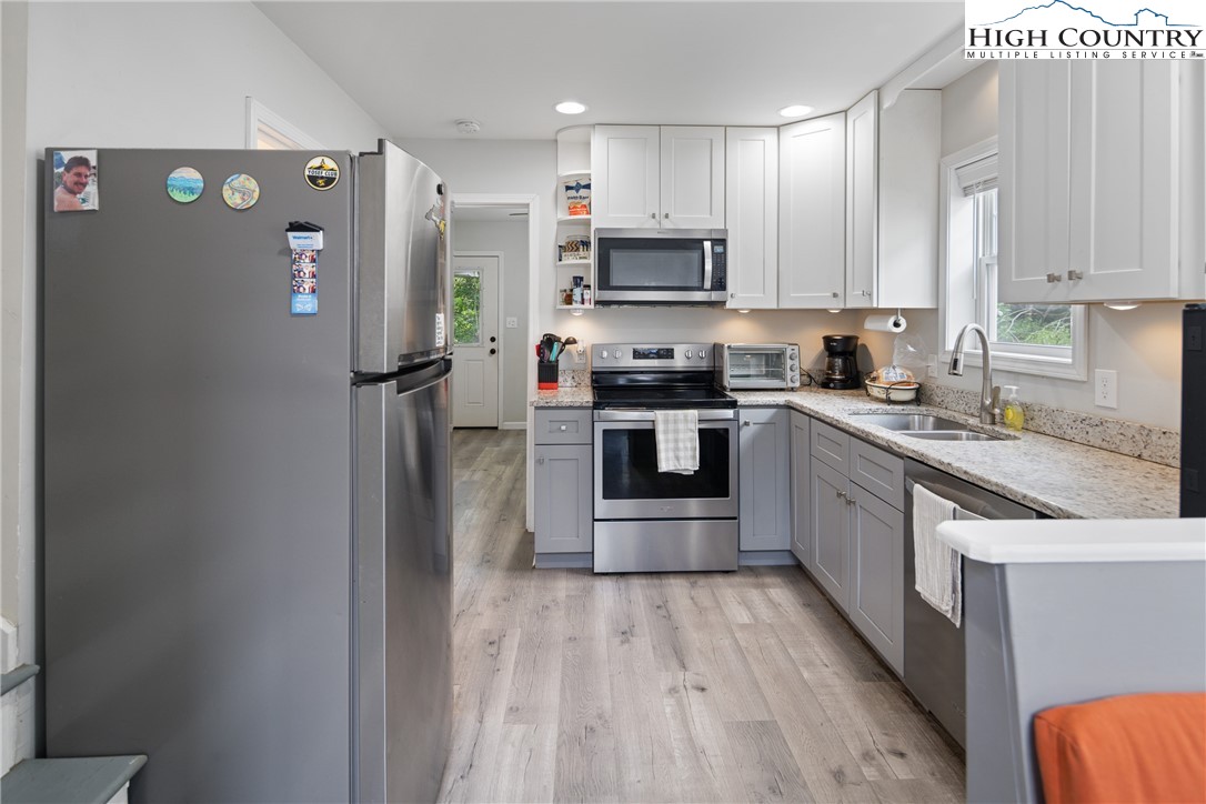 129 Stratford Lane Boone, NC 28607 - Photo 14 of 30