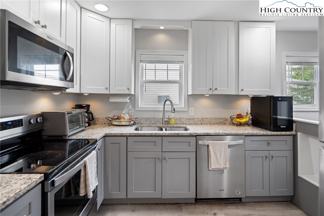 129 Stratford Lane Boone, NC 28607 - Photo 16 of 30